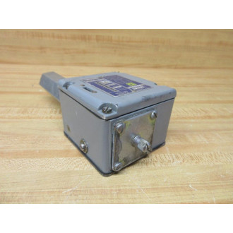 Square D 9012-ACW7S1 Schneider Pressure Switch 133003-A - Used