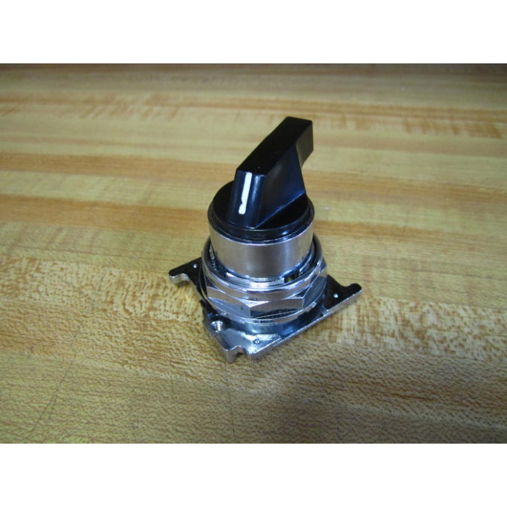 Cutler Hammer 10250T3011 Selector Switch - New No Box