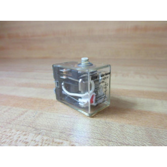 Cutler Hammer D7PR23T1-24V DC Eaton Relay D7PR23T1-24VDC Series A2 - Used