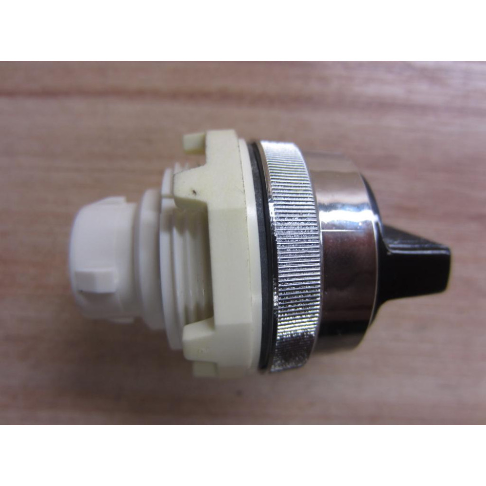 Clippard PL-T3T-B Push Button Actuator PLT3TB - New No Box