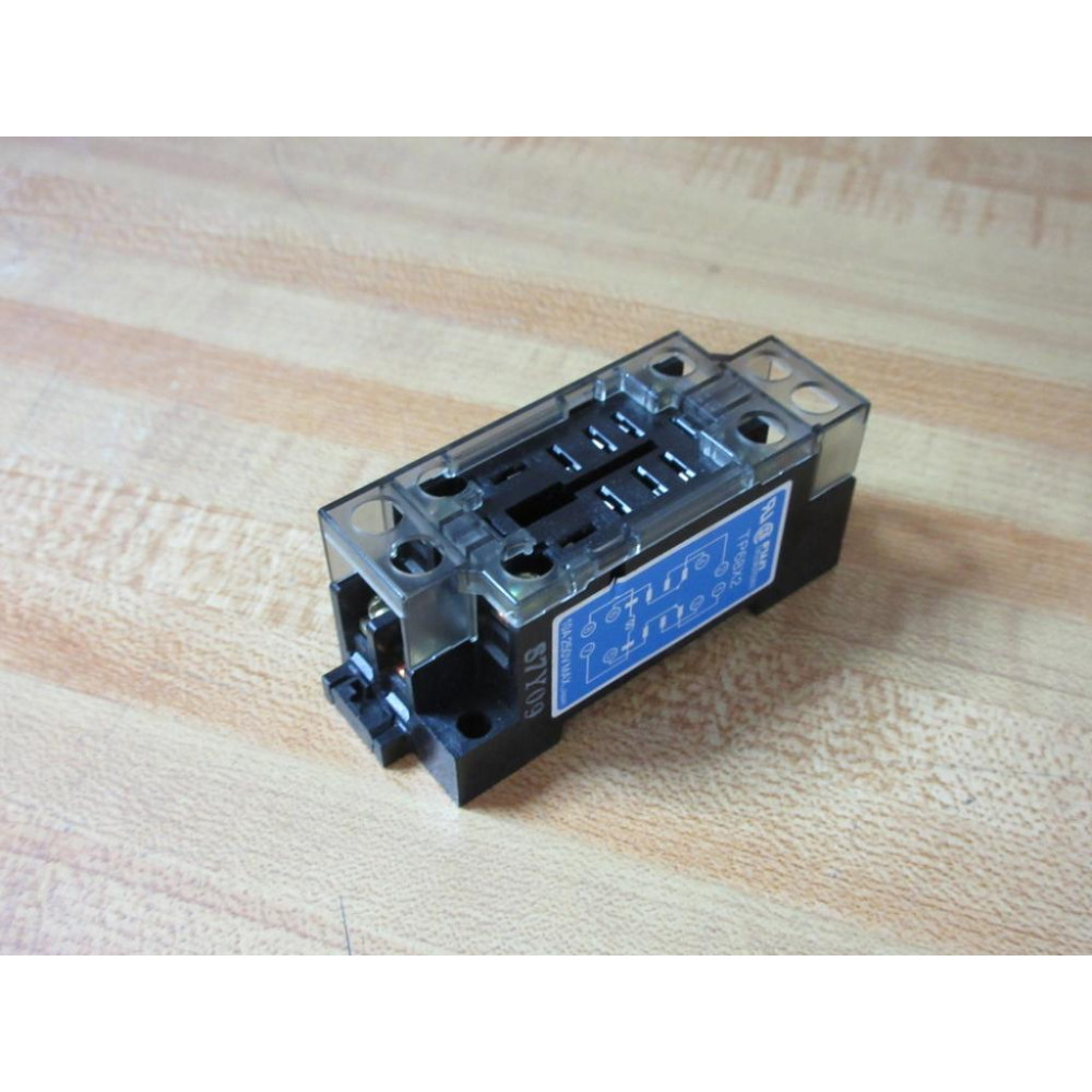 Fuji Electric TP68X2 Relay Socket - New No Box