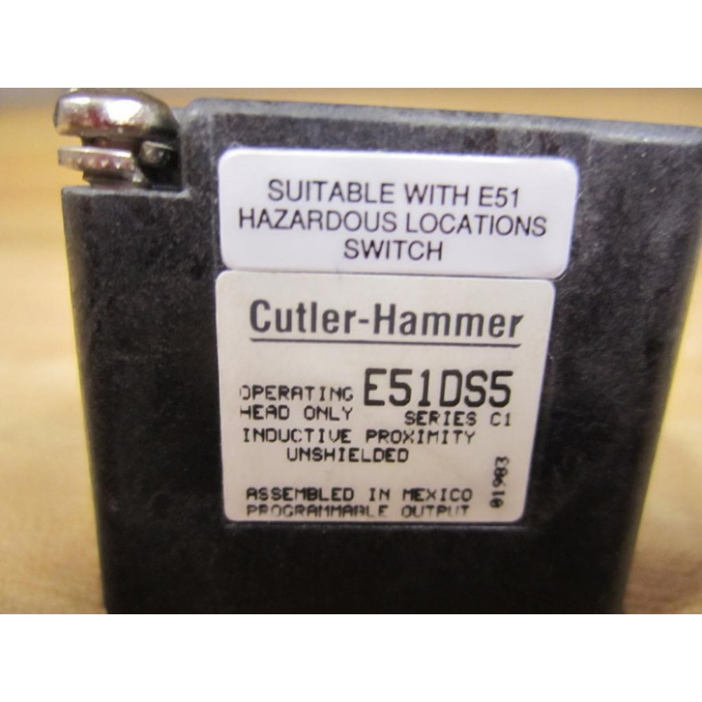 Cutler Hammer E51DS5 Eaton Proximity Switch Head 03941 Series C1 - Used