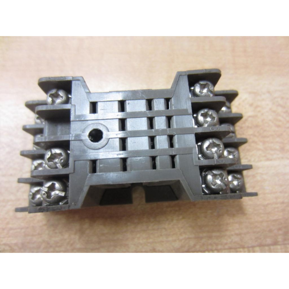 IDEC SY4S-02 Socket SY4S02 - New No Box