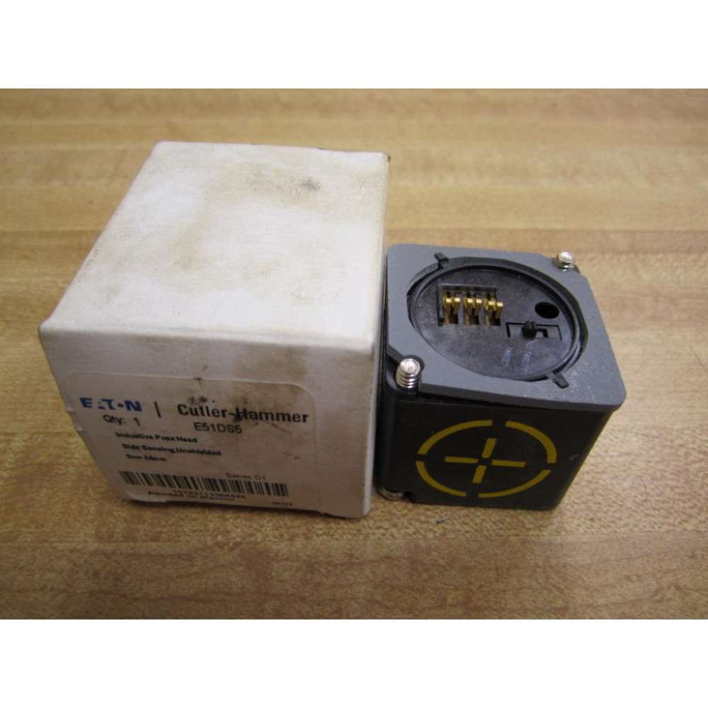 Cutler Hammer E51DS5 Eaton Proximity Switch Head 03941 Series D1