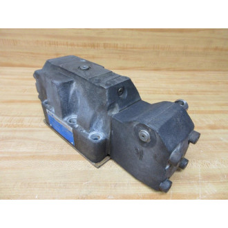 Eaton DG17V-8-2N-10 Vickers Directional Control Valve DG17V82N10 - Used