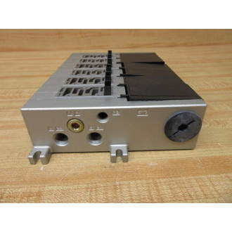 SMC VV5FS2-01T-061-02 Pneumatic Valve Manifold VV5FS201T06102