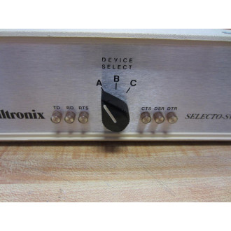 Giltronix 5211 Selecto-Switch, 3 Device, Indicator Lights, 25 Pin D-Sub - Used