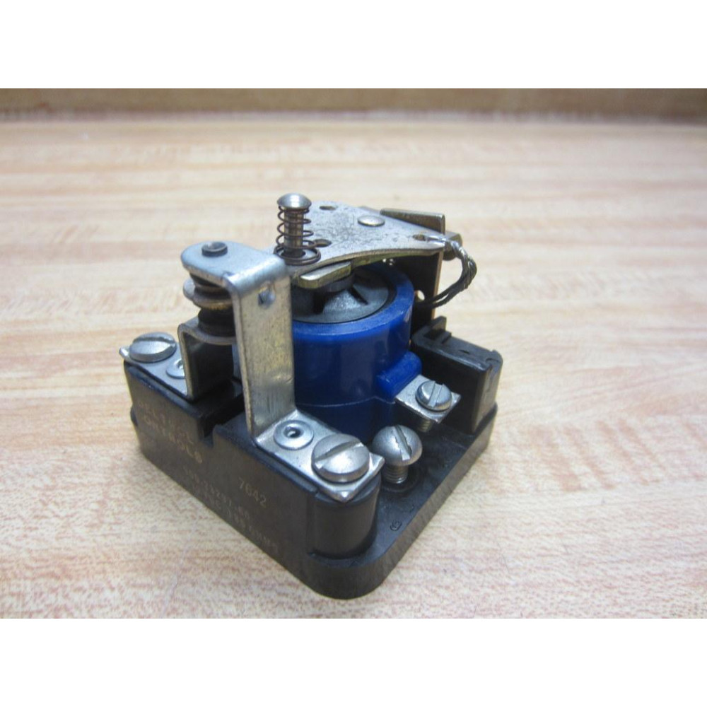 Deltrol 900-23297-60 Relay 12VDC 135 Ohms 7642 9002329760 - Used