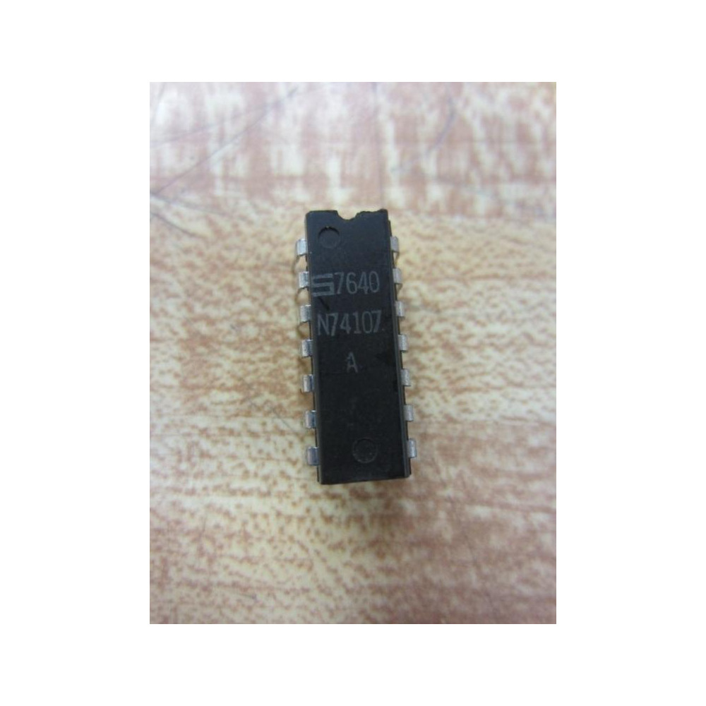 Signetics N74107 Integrated Circuit (Pack of 4)