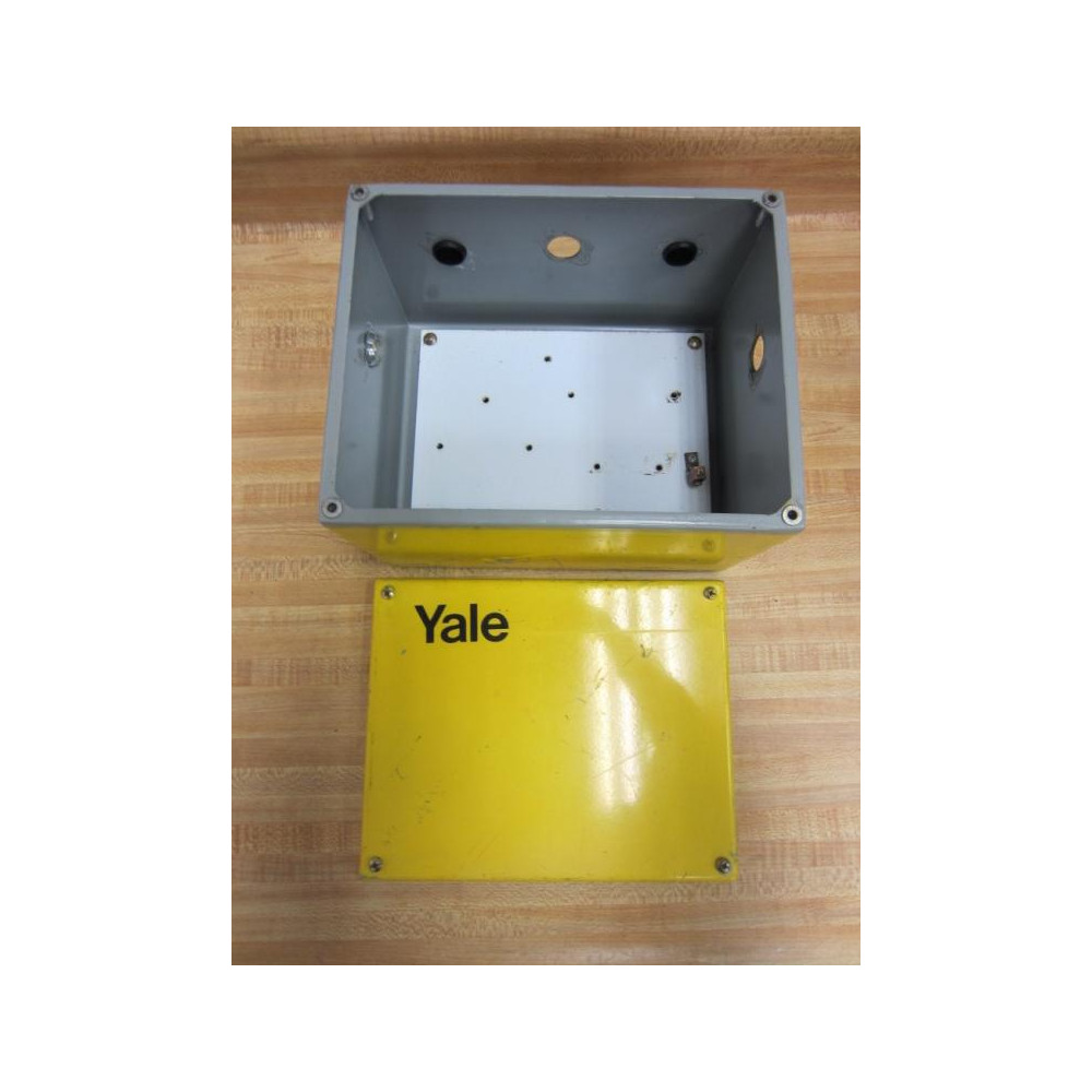 Yale 10 14 x 8 14 x 6 Enclosure Box - Used