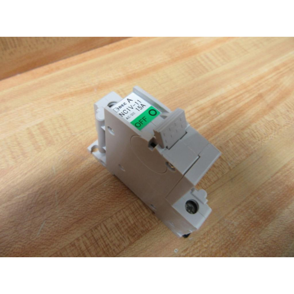 IDEC NC1V-1100-15AA Circuit Protector NC1V110015AA