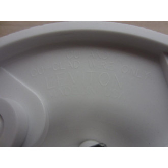 Leviton 8829-CW4 Lamp Holder (Pack of 3)
