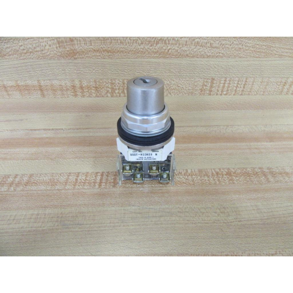 Allen Bradley 800T-H33KE8B Selector Switch - New No Box