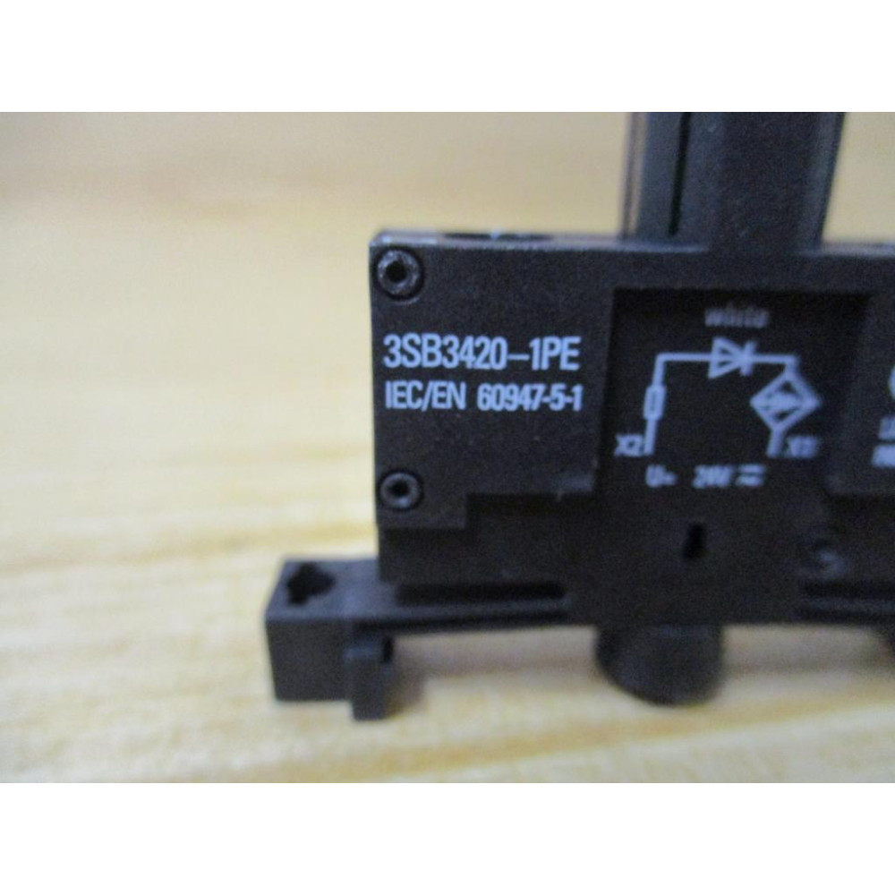 Siemens 3SB3420-1PE Lamp Holder 3SB34201PE - New No Box