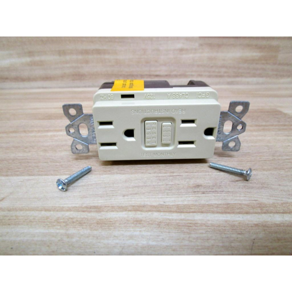 Hubbell B-359 814 Ground Fault Circuit Interrupter - New No Box