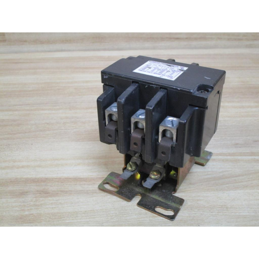Omega Engineering MC3-3-75-240 Magnetic Contactor - New No Box