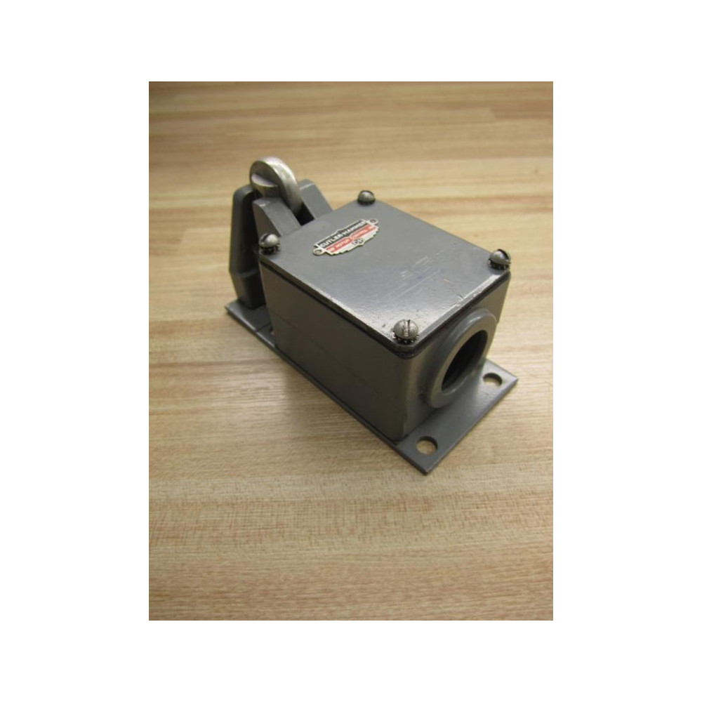 Cutler Hammer 10316H23B Eaton Limit Switch - New No Box