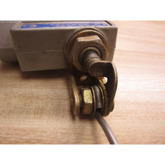 Micro Switch YZE6-2RQ119 Honeywell Limit Switch - Used