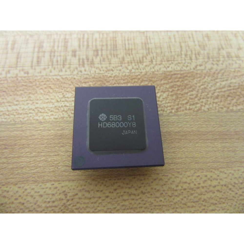 Hitachi HD68000Y8 Integrated Circuit - Used