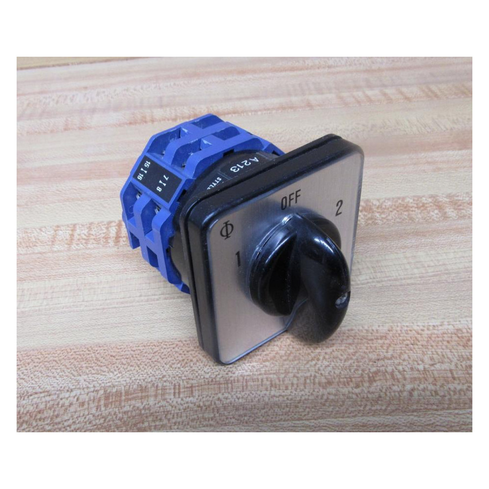 Kraus & Naimer AD11 Rotary Switch A213 W Chipped Housing - Used