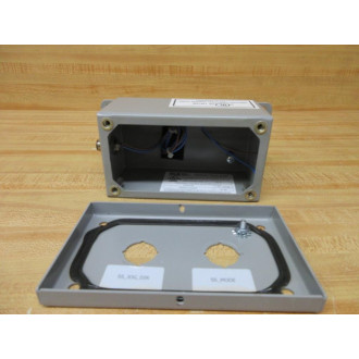 Saginaw Control & Engineering 3346189 Push Button Enclosure 05220-07432P Wired W4 P Male Connector - No Screws - Used