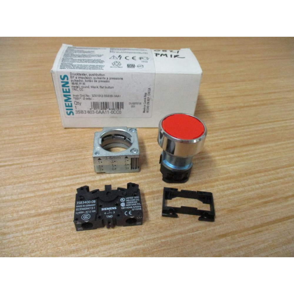 Siemens 3SB3603-0AA11-0CC0 Pushbutton W3SB3400-0B, Base & Clip