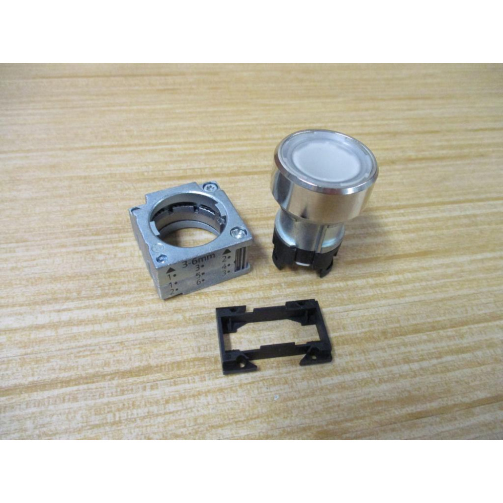 Siemens 3SB3501-0AA71 Clear Button 3SB35010AA71 W Base & Clip - New No Box
