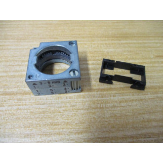 Siemens 3SB3500-0BB61-ZEK Pushbutton W Base & Clip