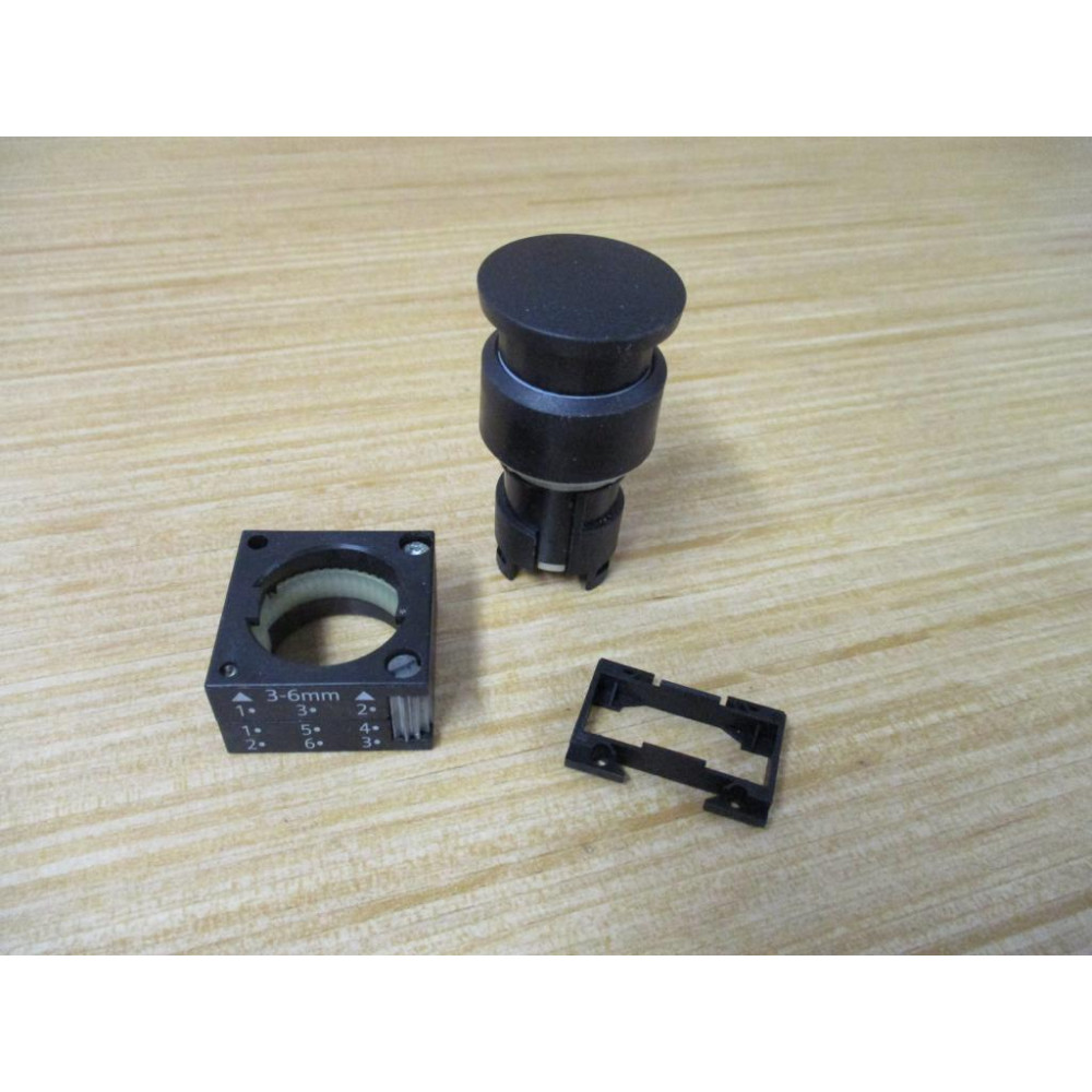 Siemens 3SB3000-1DA11 Pushbutton W Base & Clip - New No Box