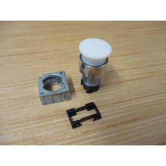 Siemens 3SB3501-1DA61 Pushbutton W Base & Clip - New No Box