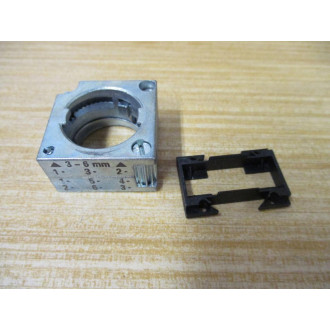 Siemens 3SB3501-1DA61 Pushbutton W Base & Clip - New No Box