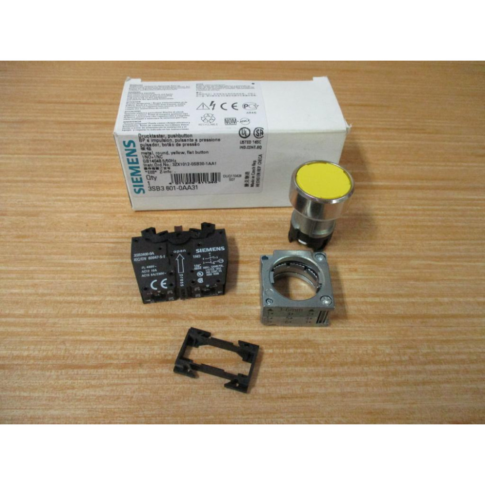 Siemens 3SB3601-0AA31 Pushbutton W3SB3400-0A, Base & Clip