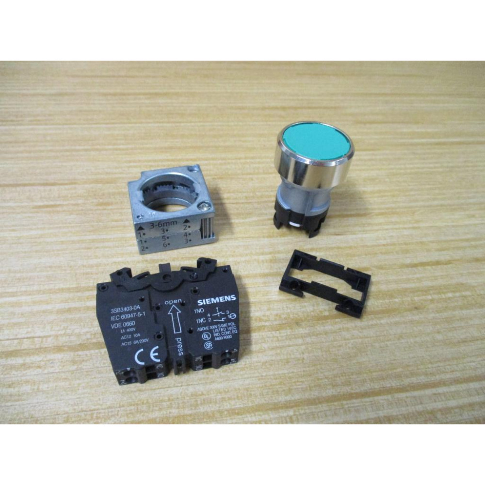 Siemens 3SB3601-0AA41-0CC0 Green 3SB36010AA410CC0 Complete - New No Box