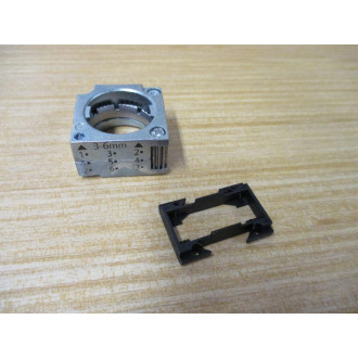 Siemens 3SB3644-6BA40-0CC0 Green 3SB36446BA400CC0 W Base & Clip - New No Box