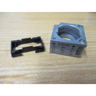 Siemens 3SB3 647-0AA21 Red 3SB36470AA21 W Base & Clip - New No Box