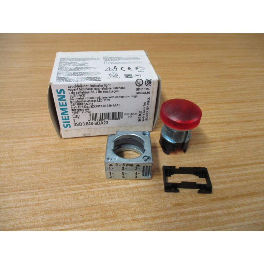 Siemens 3SB3 648-6BA20 Red 3SB36486BA20 W Base & Clip