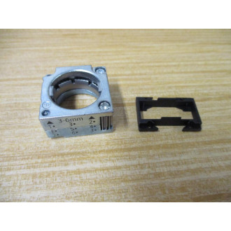 Siemens 3SB3 657-0AA41 Green 3SB36570AA41 W Base & Clip