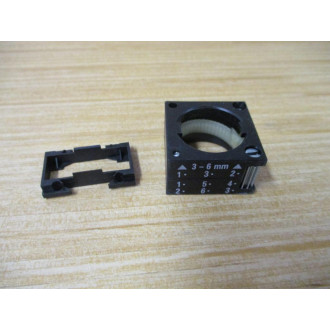 Siemens 3SB3 000-3AJ11 Switch 3SB30003AJ11 W Base, Clip & Key