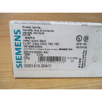 Siemens 3SB3 610-2DA11 Switch 3SB36102DA11 W (2) 3SB3400-0B, Base & Clip