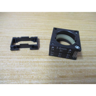 Siemens 3SB3 202-0AA41 Green 3SB32020AA41 W Base & Clip