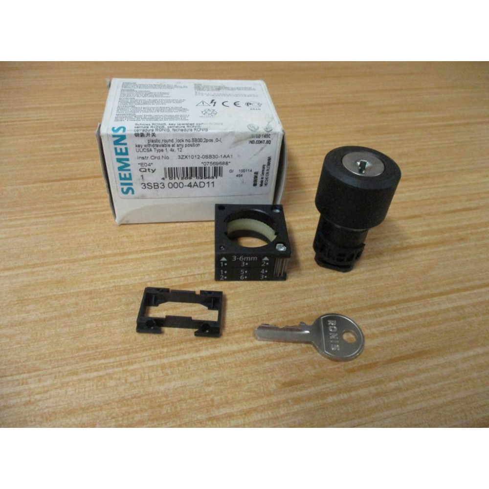 Siemens 3SB3 000-4AD11 Switch 3sB30004AD11 W Base, Clip & Key