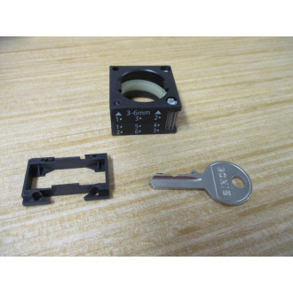 Siemens 3SB3 000-4AD11 Switch 3sB30004AD11 W Base, Clip & Key