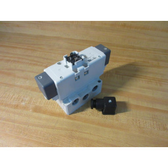 SMC VQ7-8-FG-D-1Z Solenoid Valve VQ78FGD1Z WManifold - New No Box