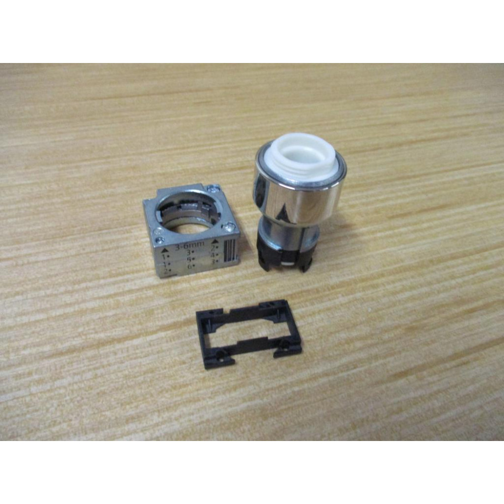 Siemens 3SB3 501-1RA21 Red 3SB35011RA21 W Base & Clip, No Lens - New No Box
