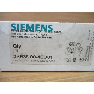 Siemens 3SB35 00-4ED01 Selector Switch 3SB35004ED01 W Base,Clip & Key