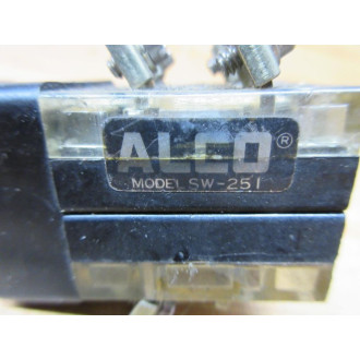 Alco SW-251 Emerson Pushbutton Switch SW251 Green Push Button - Used