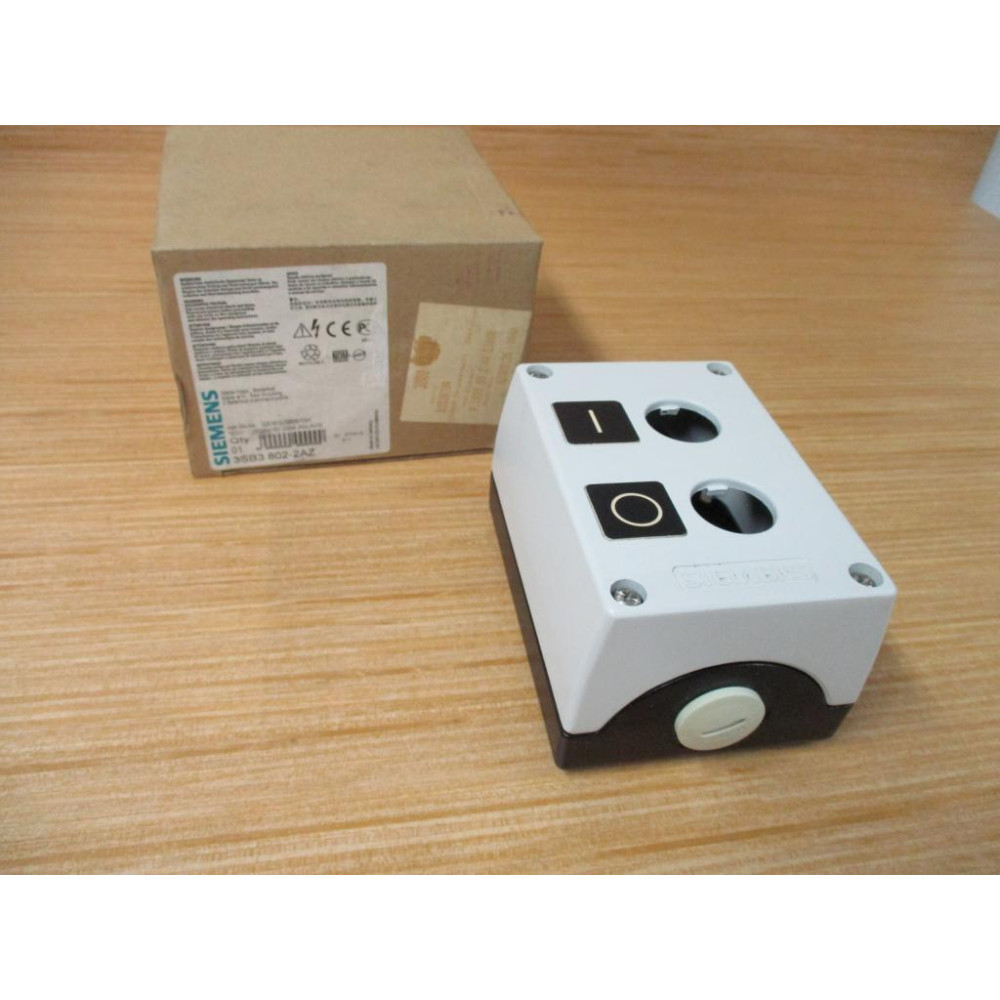 Siemens 3SB3 802-2AZ Pushbutton Enclosure 3SB38022AZ