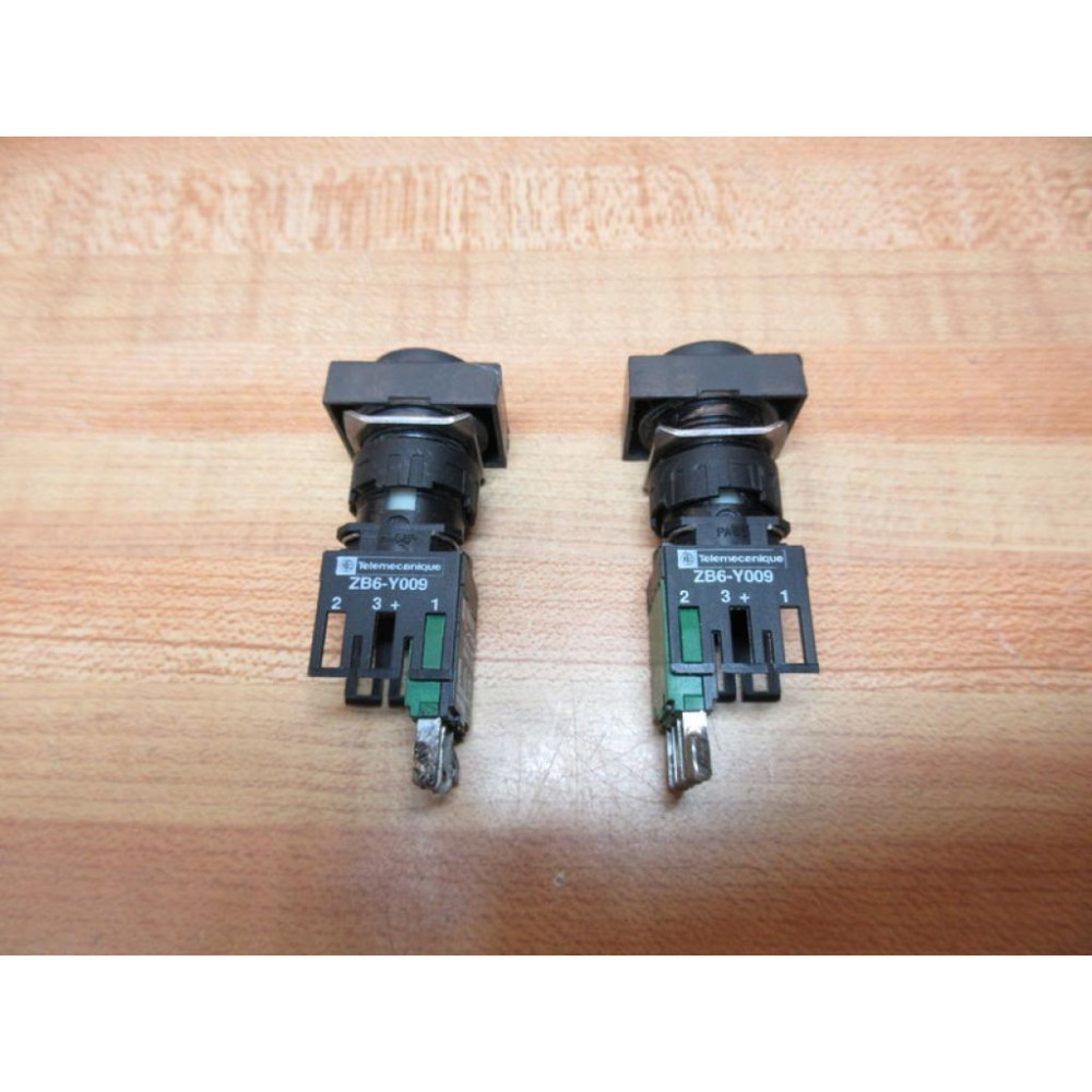 Telemecanique ZB6-Y009 Switch Body 36702 With ZB6-E1B (Pack of 2) - Used