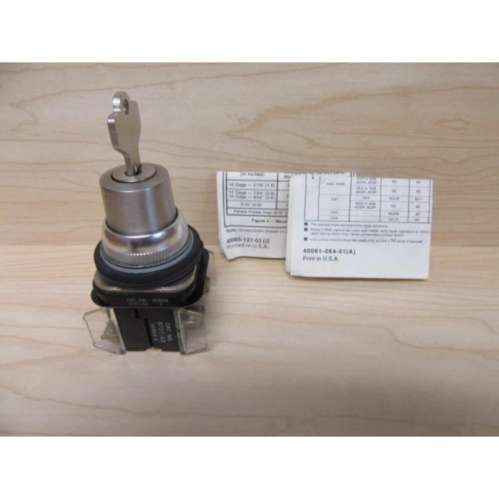 Allen Bradley 800T-J44B Keyed Selector Switch Ser A