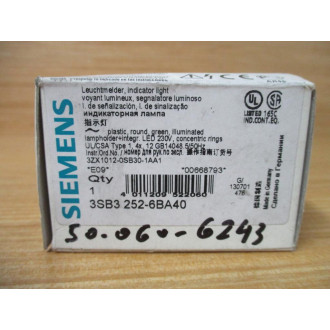Siemens 3SB3 252-6BA40 Green 3SB32526BA40 w Base & Clip